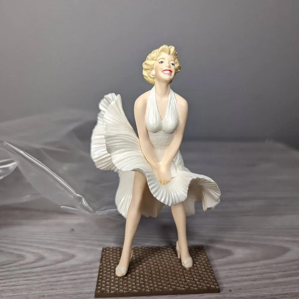 Vintage Hallmark Keepsake Ornament 1998 Marilyn Monroe Collector's Series